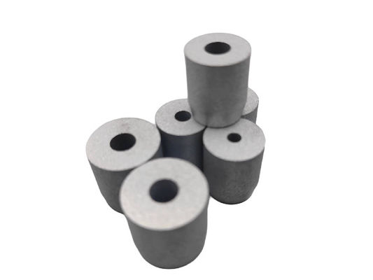 Moldes de cabeçalho a frio de carburo personalizados morrem para resistência à temperatura e durabilidade